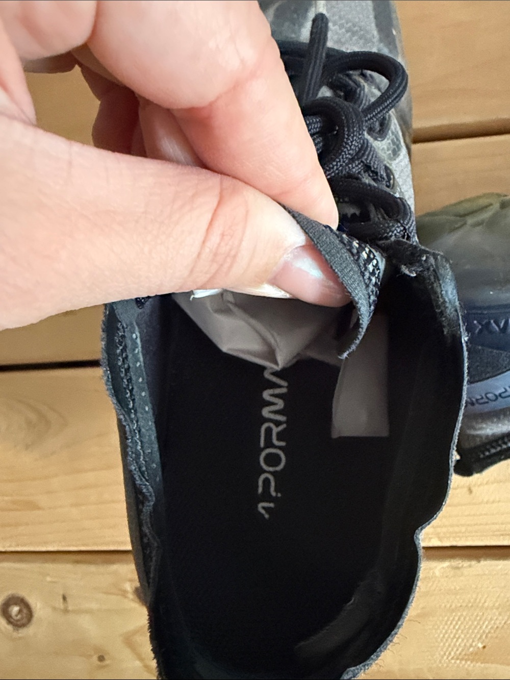 2019 NIKE AIR VAPORMAX THROWBACK FUTURE ($251.86) - Picture 5 of 7